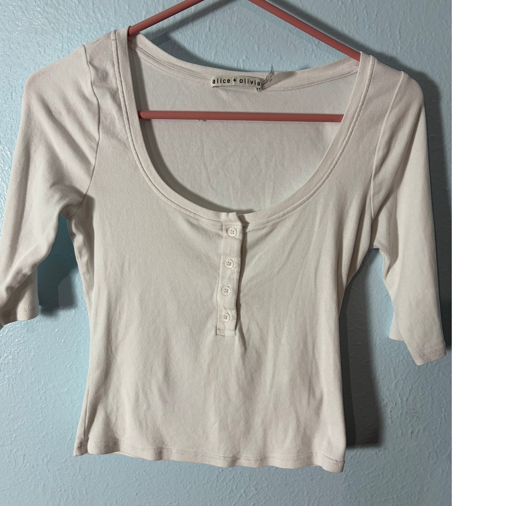 Alice + Olivia White Henley Scoop Neck Elbow Sleeve Top CL000W09013 Womens M